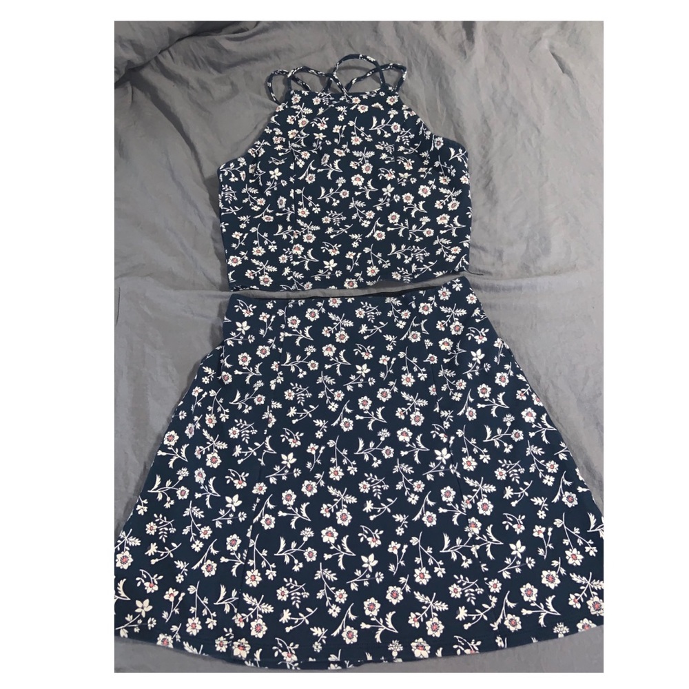 SOLD❗️Two piece, top and skirt